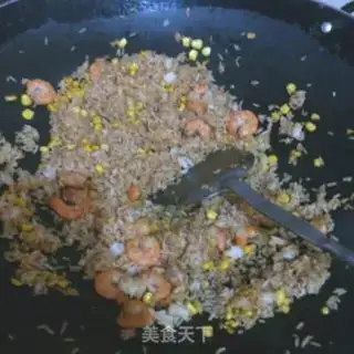 Make Shrimp corn fried rice step 3