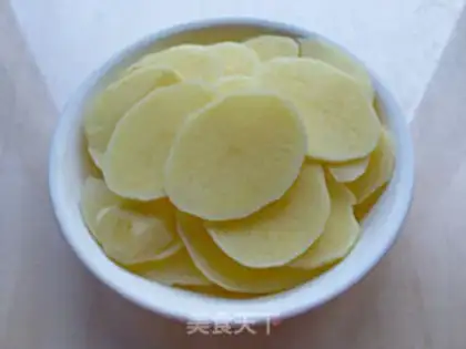 Make Spicy potatoes step 1