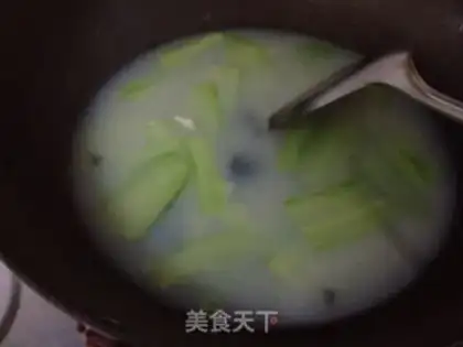 Make cucumber omelet soup step 5