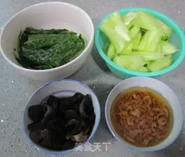 Make Two cucumbers step 3