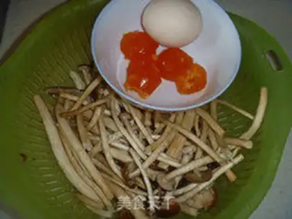 Make Salted egg yellow tea mushrooms step 0