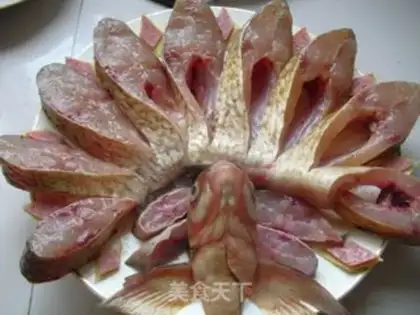 Make Peacock Opens Fish step 4