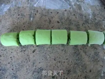 Make Precious jade rolls step 3