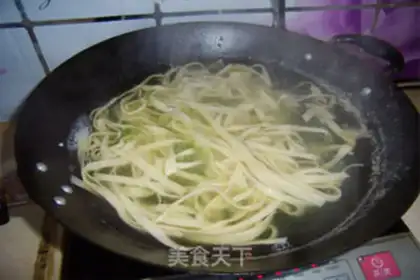 Make Tomato egg paste step 11