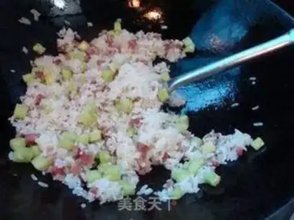 Make Ham cucumber fried rice step 4