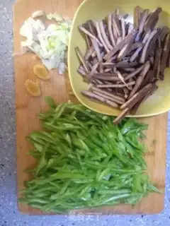 Make Pyramid fried beans step 1