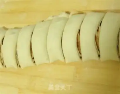 Make Sofa rolls step 4