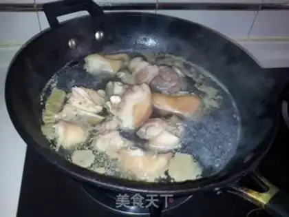 Make Pig hoof and peanut soup step 2