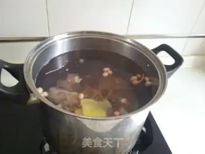Make Pig hoof and peanut soup step 5