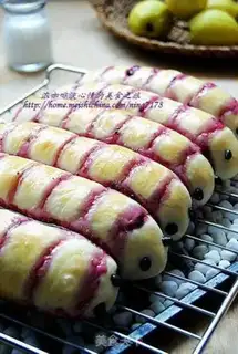 Make Blueberry caterpillar bread step 8