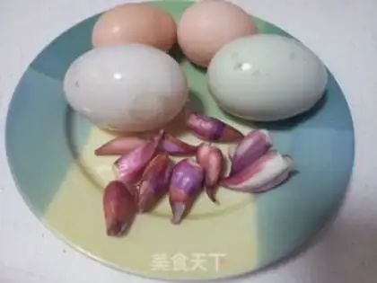 Make Three-coloured eggs step 1