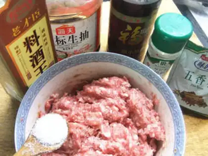 Make Noodles and meat step 0