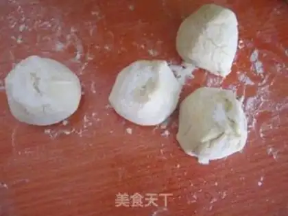 Make Yellow-faced buns step 4
