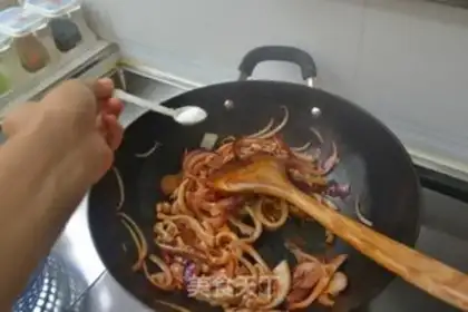 Make Spicy onion fire step 5