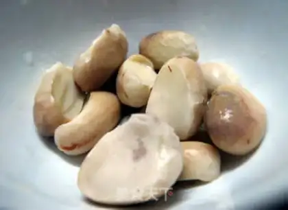 Make Pineapple seed pickles bone soup step 1