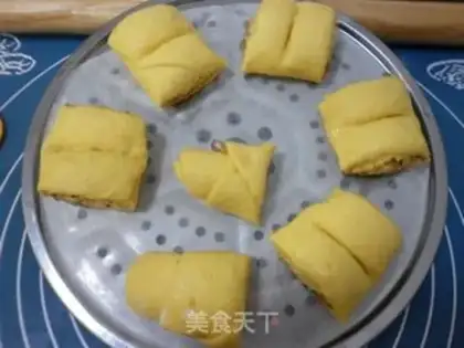 Make Pumpkin rolls step 12