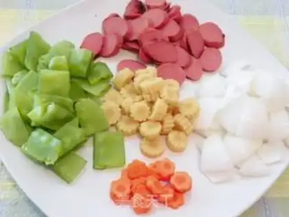 Make Vegetable fried hot dogs step 0