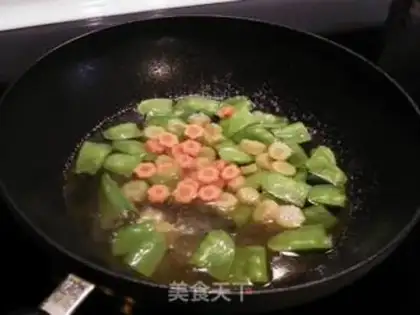 Make Vegetable fried hot dogs step 2