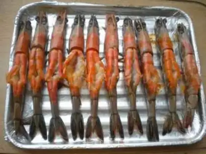 Make Apple garlic shrimp step 3
