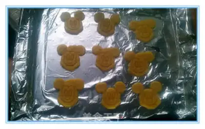 Make Mickey and Minnie step 4