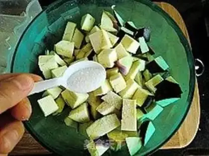 Make Meat and eggplant step 1