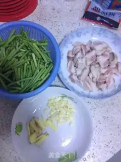 Make Garlic sashimi step 1