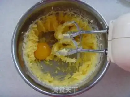 Make Gold coconut ball step 2
