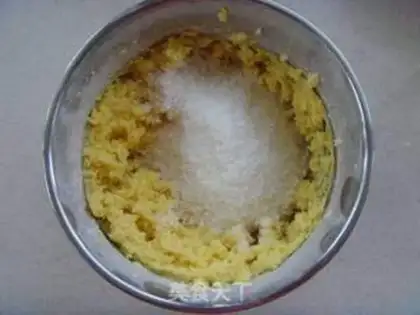 Make Gold coconut ball step 4