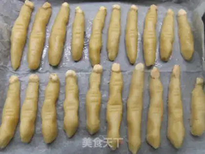 Make Scaryfinger crackers step 6