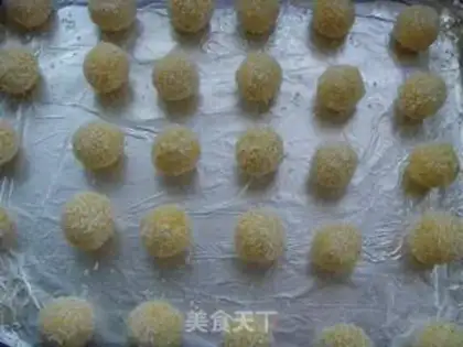 Make Gold coconut ball step 7