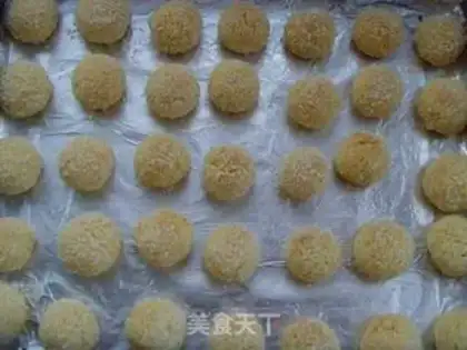 Make Gold coconut ball step 8