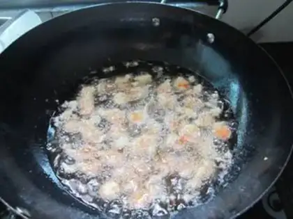 Make Hang on to curry shrimp step 5
