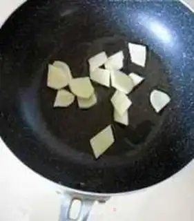 Make Spicy cabbage fish step 1