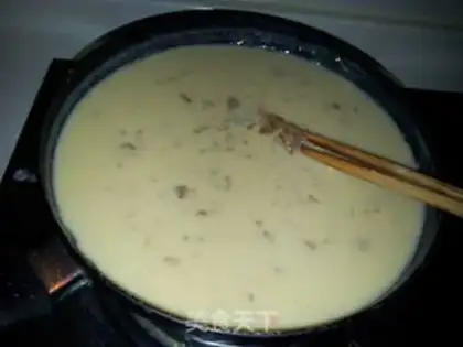 Make Coconut horse hoof cake step 3