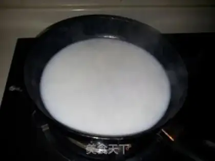 Make Coconut horse hoof cake step 4