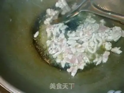 Make Yangzhou fried rice step 4