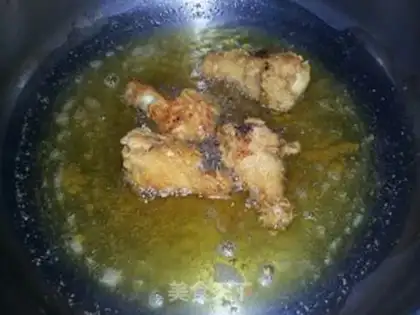 Make Garlic fried chicken wings step 1