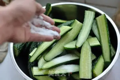 Make Spicy cucumber step 3