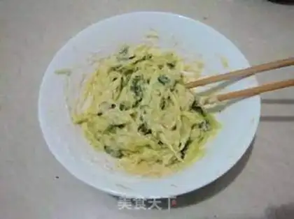 Make cucumber onion eggcake step 5