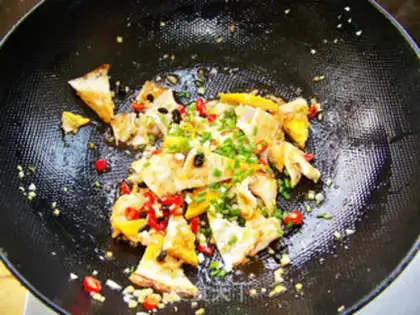 Make Fried eggs step 7