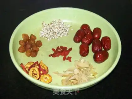 Make Nutrient chicken soup step 1