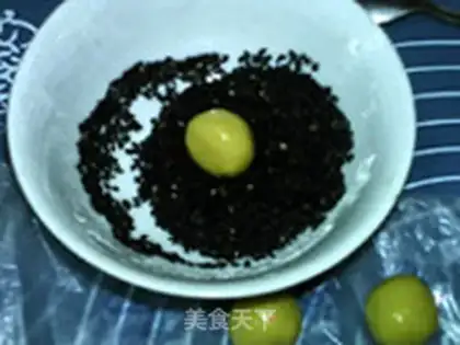 Make Black sesame ball step 9