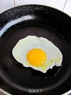 Make Fried eggs step 1