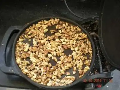 Make Amber walnuts step 1
