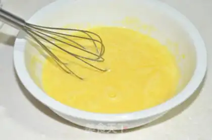 Make Berry twirl cake step 2