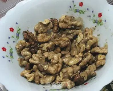 Make Microwave amber walnuts step 3