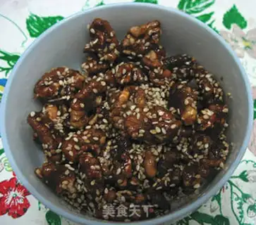 Make Microwave amber walnuts step 4