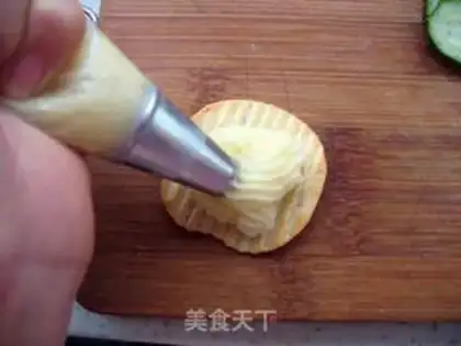 Make Potato chips, mashed potatoes step 4