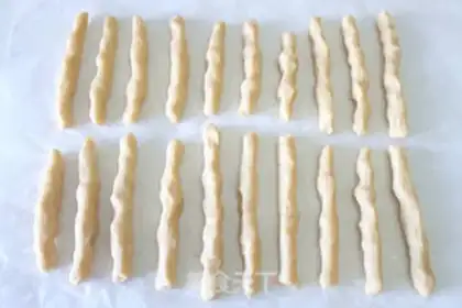 Make Witch finger crackers step 5
