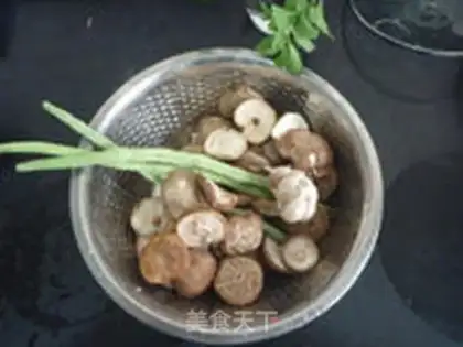 Make Garlic-fried mushrooms step 0